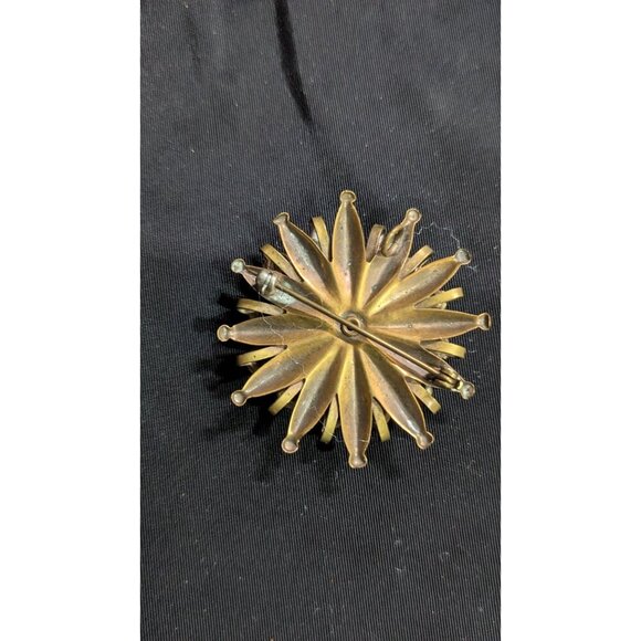 Vintage Brass Starburst Pin Brooch With Red & Clear Rhinestones - Picture 5 of 7